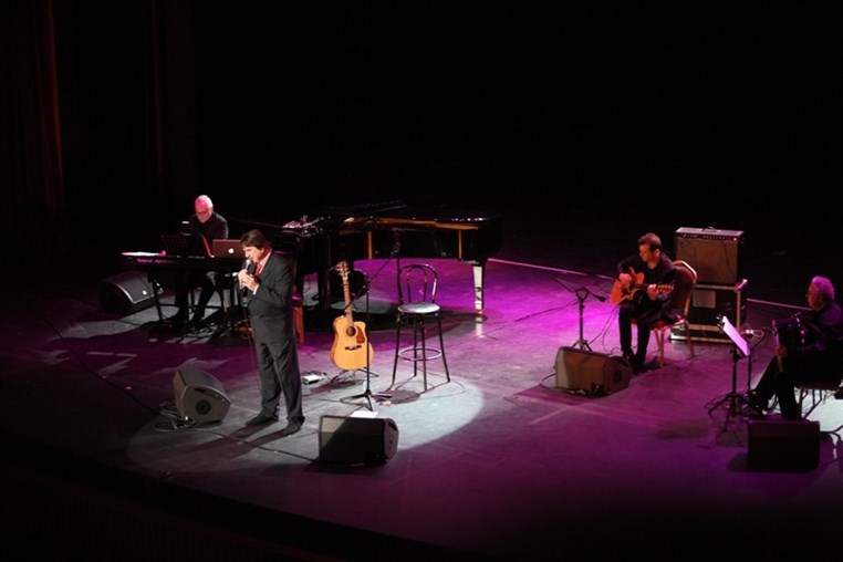 Bernard Sauvat Au Casino Du Liban